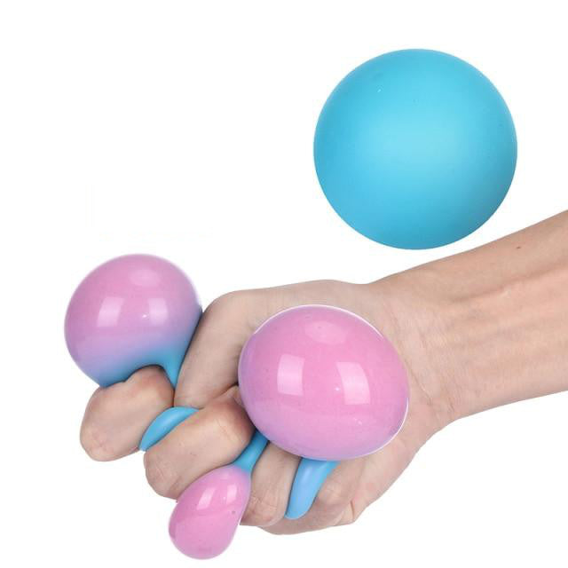Ludi - Balle de Massage Bicolore - Modèle Aléatoire Smyths Toys France Ludi - Balle de Massage Bicolore - Modèle Aléatoire Smyths Toys France